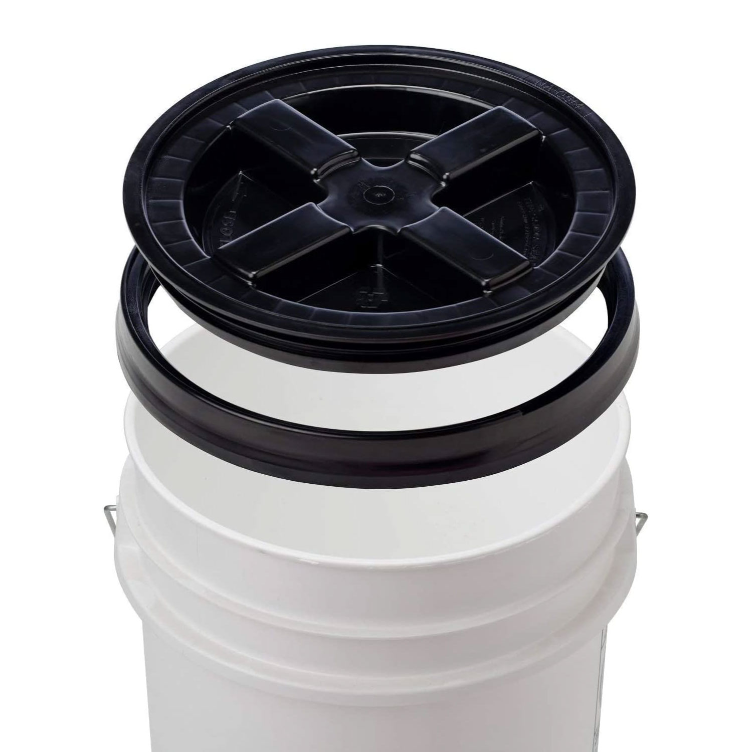 Gamma Seal Bucket Lid - Black on Bucket